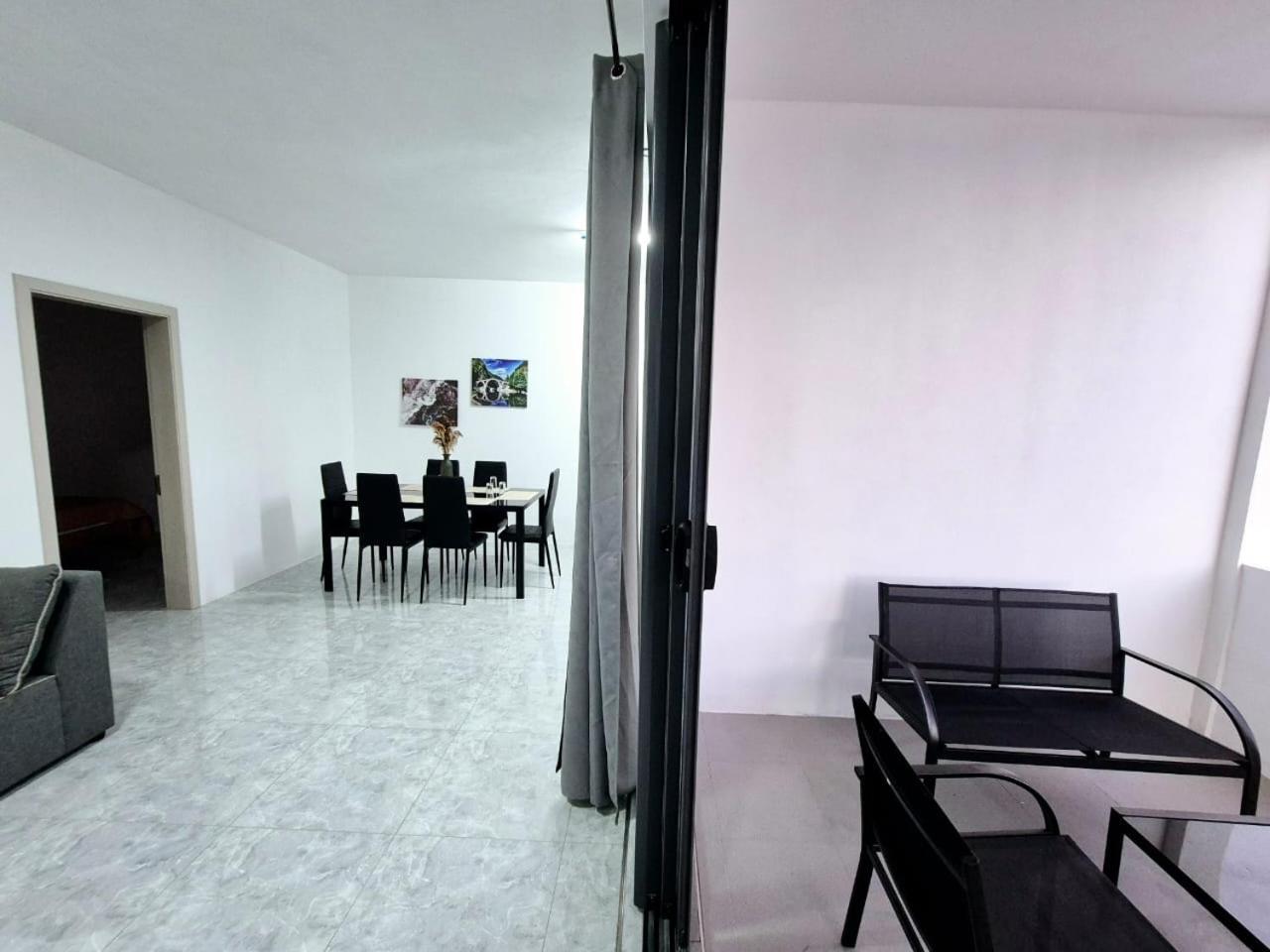 Skyview Apartment- Rooftop Penthouse With Sunset & Sea Views Flic-en-Flacq エクステリア 写真