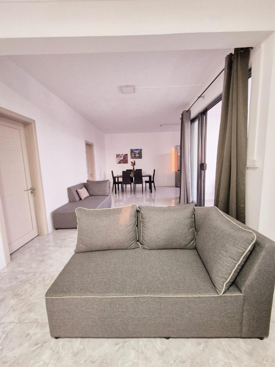 Skyview Apartment- Rooftop Penthouse With Sunset & Sea Views Flic-en-Flacq エクステリア 写真