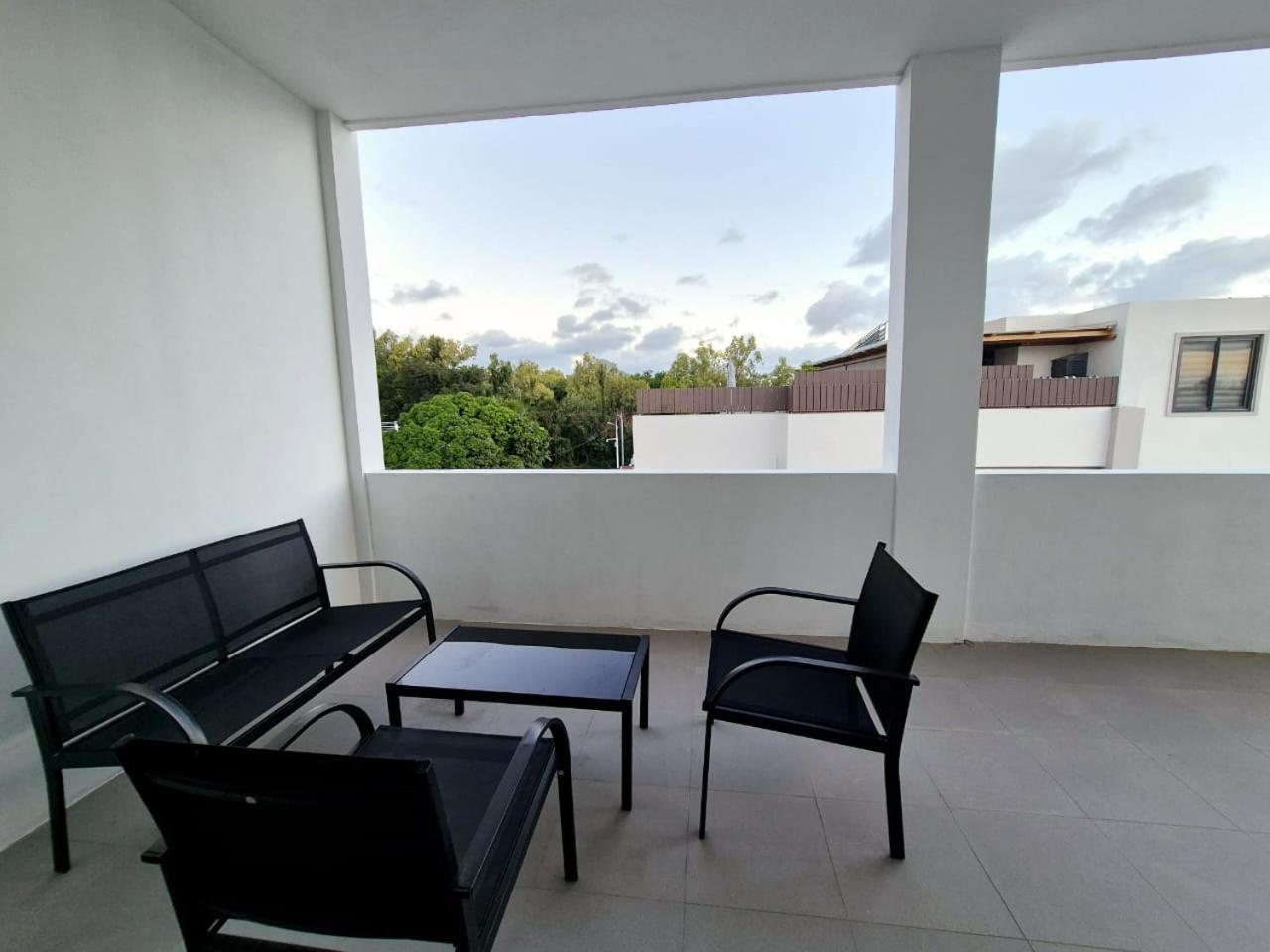 Skyview Apartment- Rooftop Penthouse With Sunset & Sea Views Flic-en-Flacq エクステリア 写真