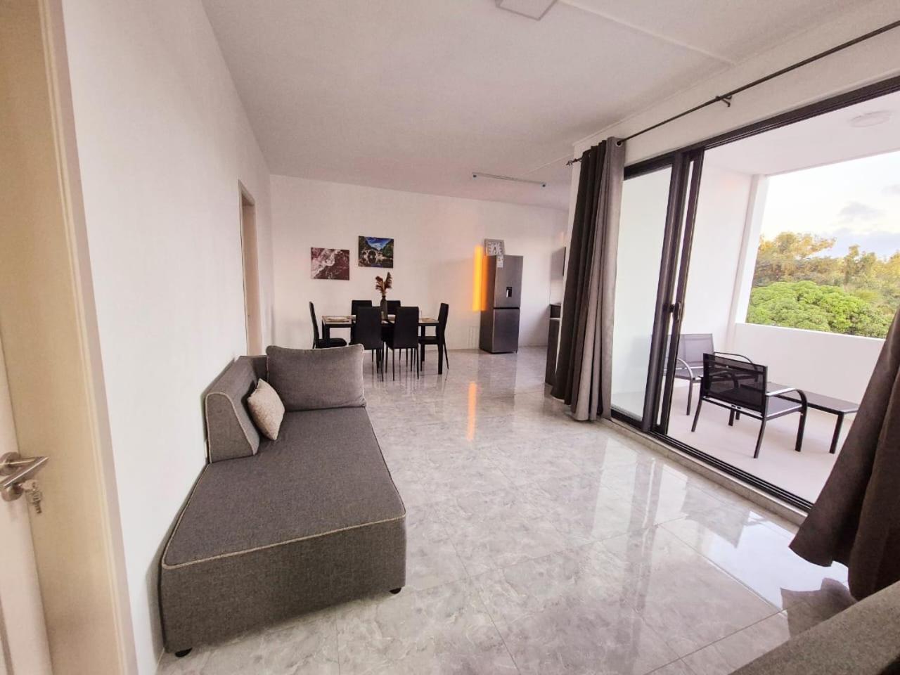 Skyview Apartment- Rooftop Penthouse With Sunset & Sea Views Flic-en-Flacq エクステリア 写真