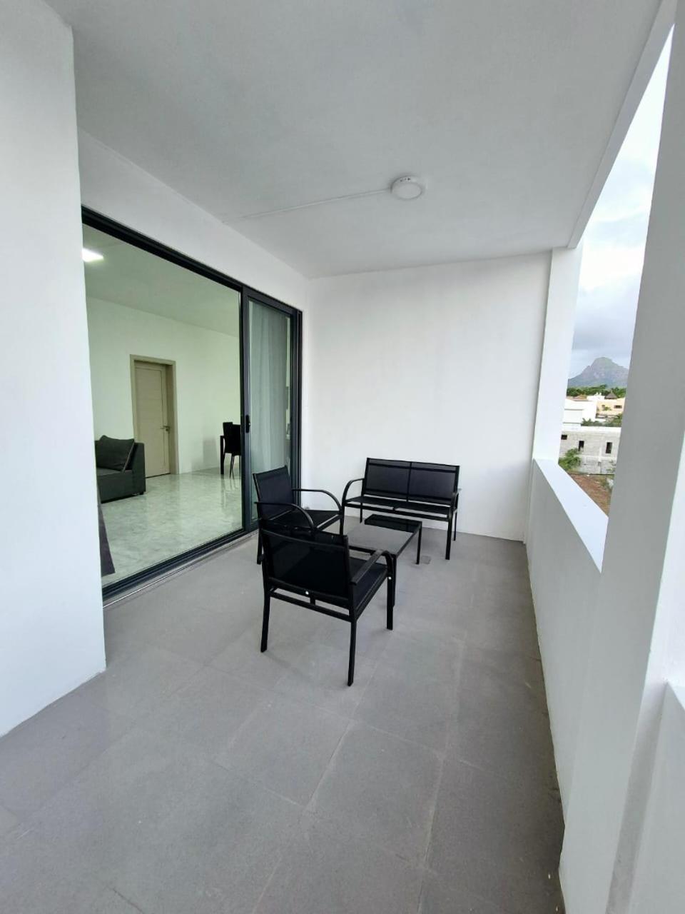 Skyview Apartment- Rooftop Penthouse With Sunset & Sea Views Flic-en-Flacq エクステリア 写真