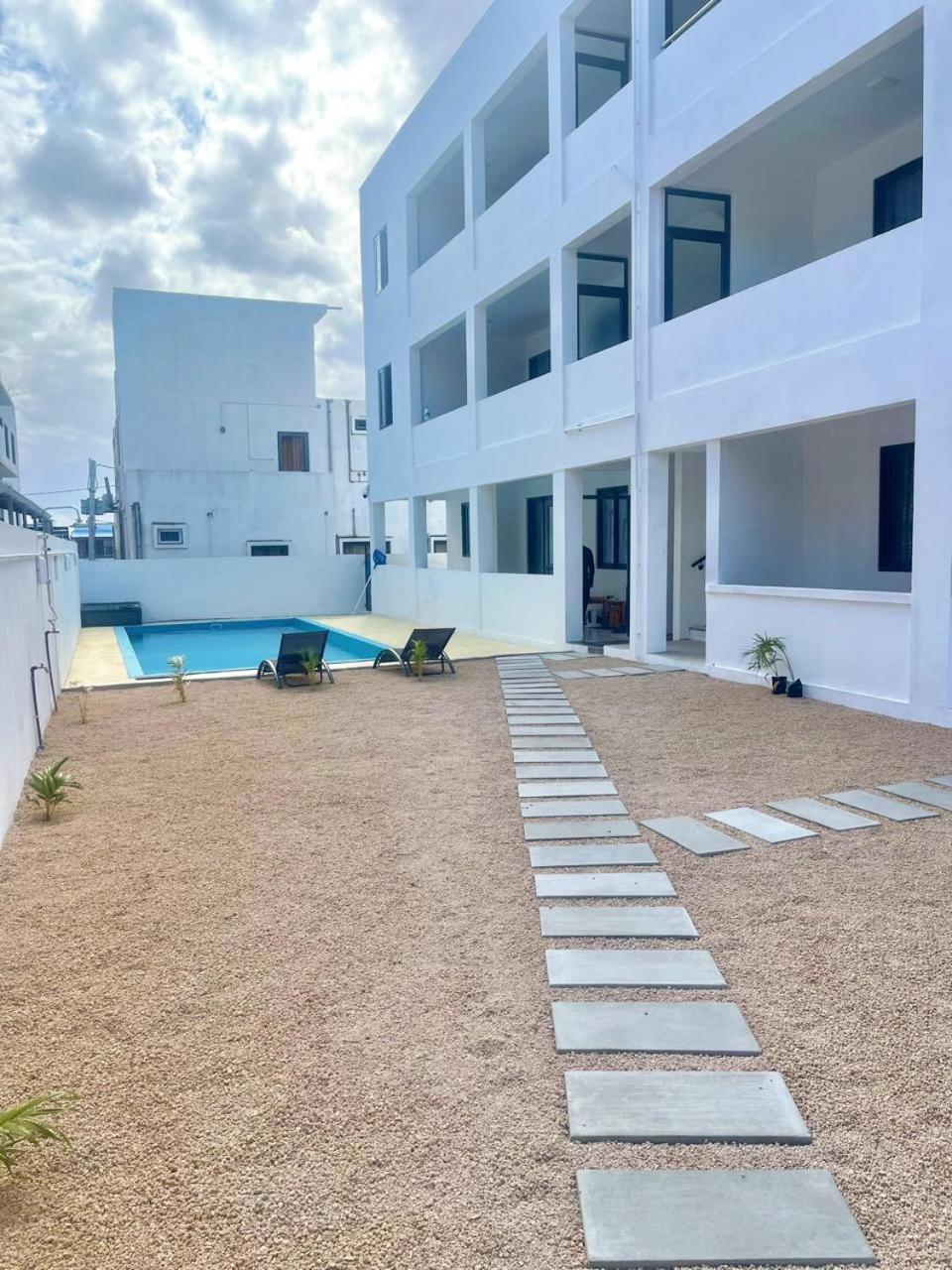 Skyview Apartment- Rooftop Penthouse With Sunset & Sea Views Flic-en-Flacq エクステリア 写真