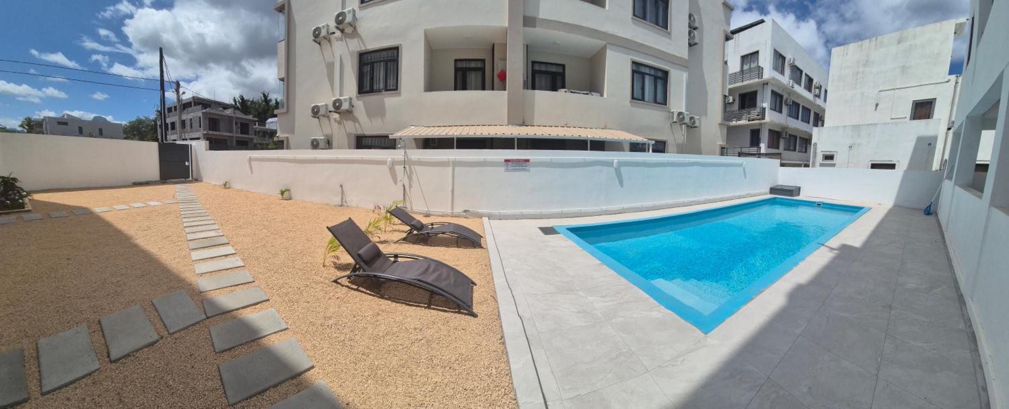 Skyview Apartment- Rooftop Penthouse With Sunset & Sea Views Flic-en-Flacq エクステリア 写真